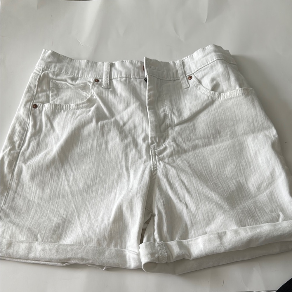 Jessica Simpson White Women's Bermudas